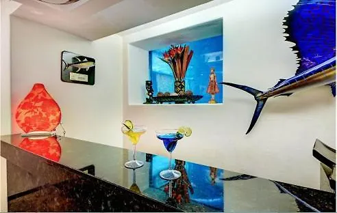 Amazing Hacienda For 14 Guests! Steps To The Beach! * Playa del Carmen