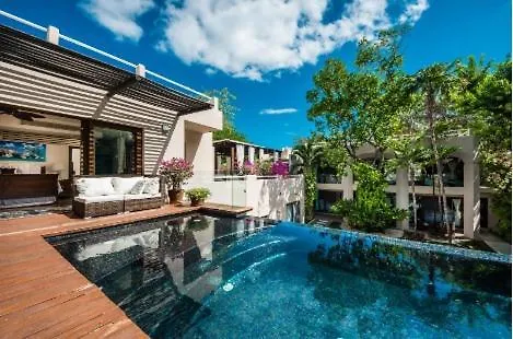 Amazing Hacienda For 14 Guests! Steps To The Beach!